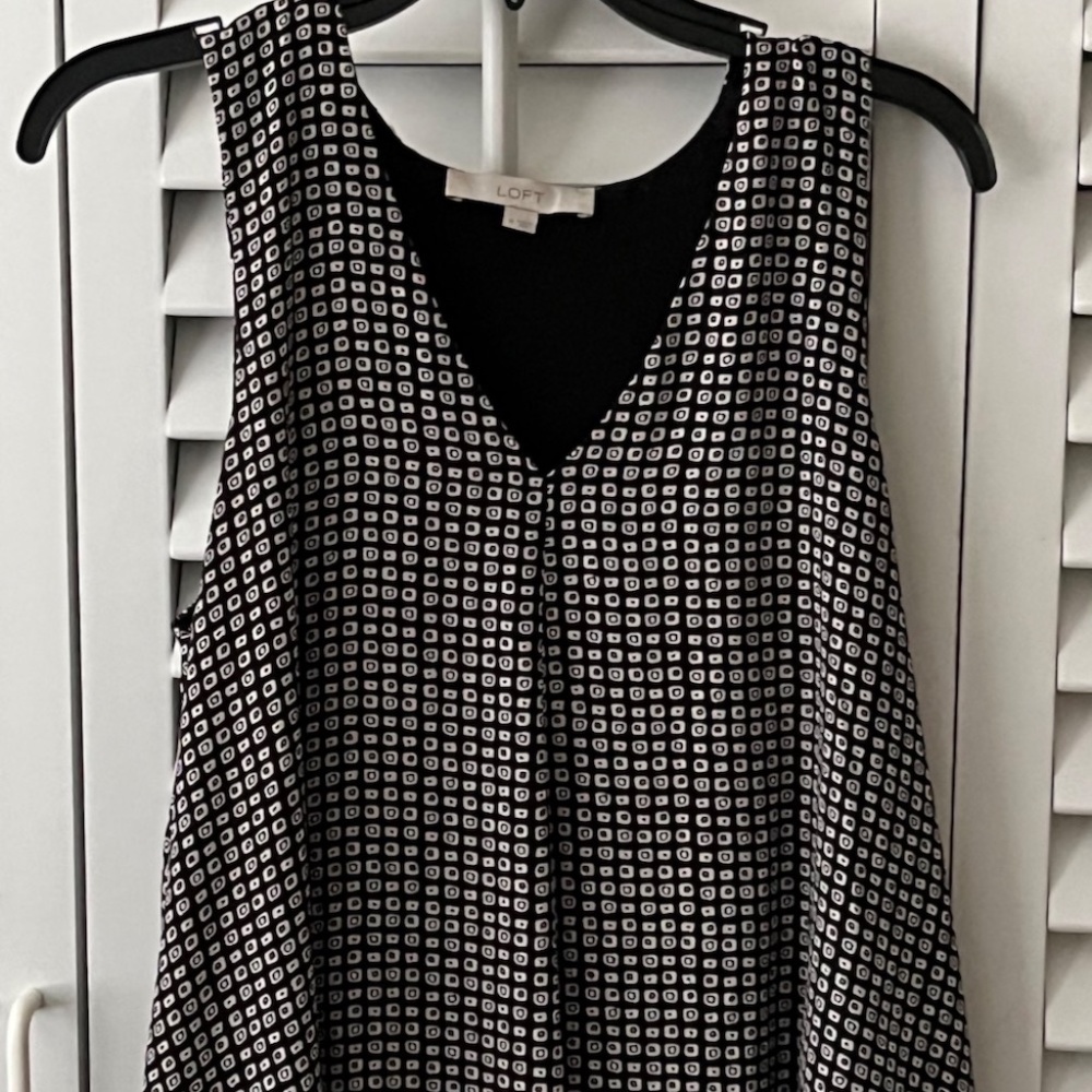 LOFT Flowy Sleeveless Top